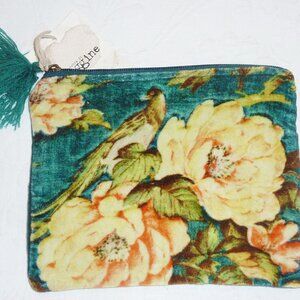 NWT Ruggine Soft Velvet Zippered Travel, Cosmetic Bag Many Uses Zip Closure